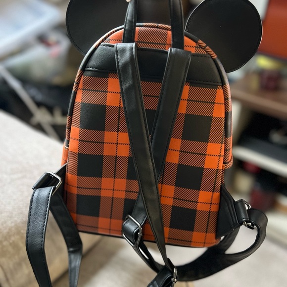 Disney loungefly backpack - Picture 5 of 9
